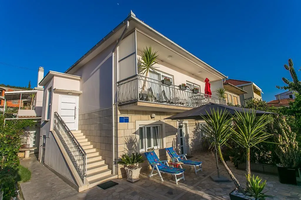 Apartments And Studio Giovanni 1 Trogir