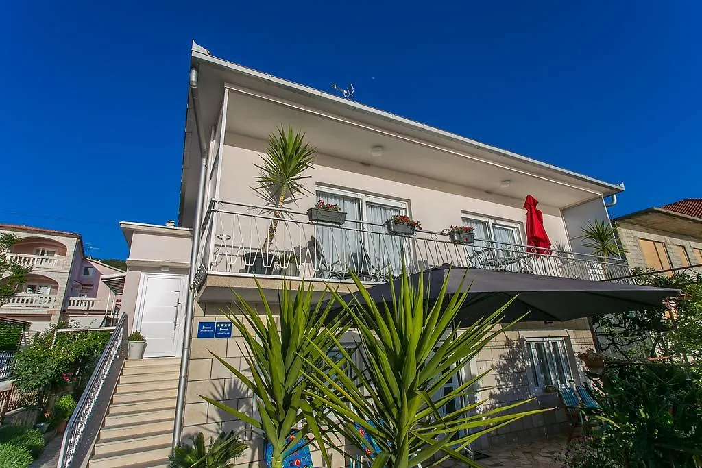 Apartments And Studio Giovanni 1 Trogir